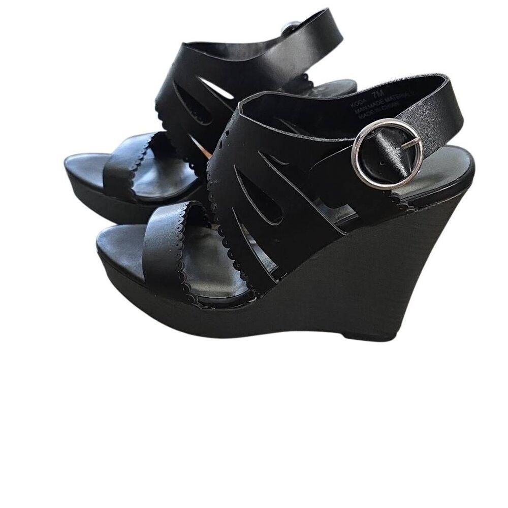 Sbicca Women's Size 7 Black Koda Faux Leather Wedge Platform Sandals